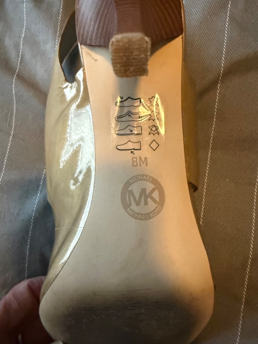 Michael Kors gold pumps - Picture 2 of 2